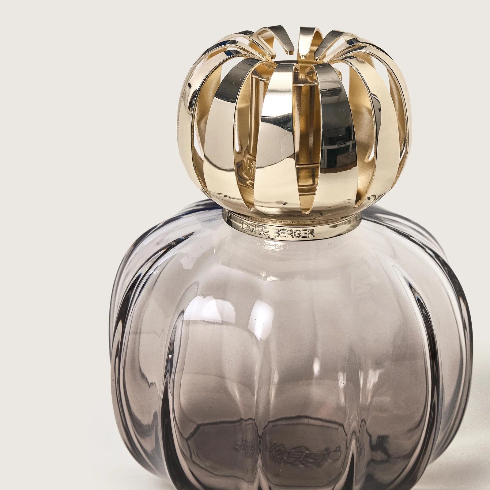 Grey Corali Lamp Berger Gift Pack with Velvet of the Orient