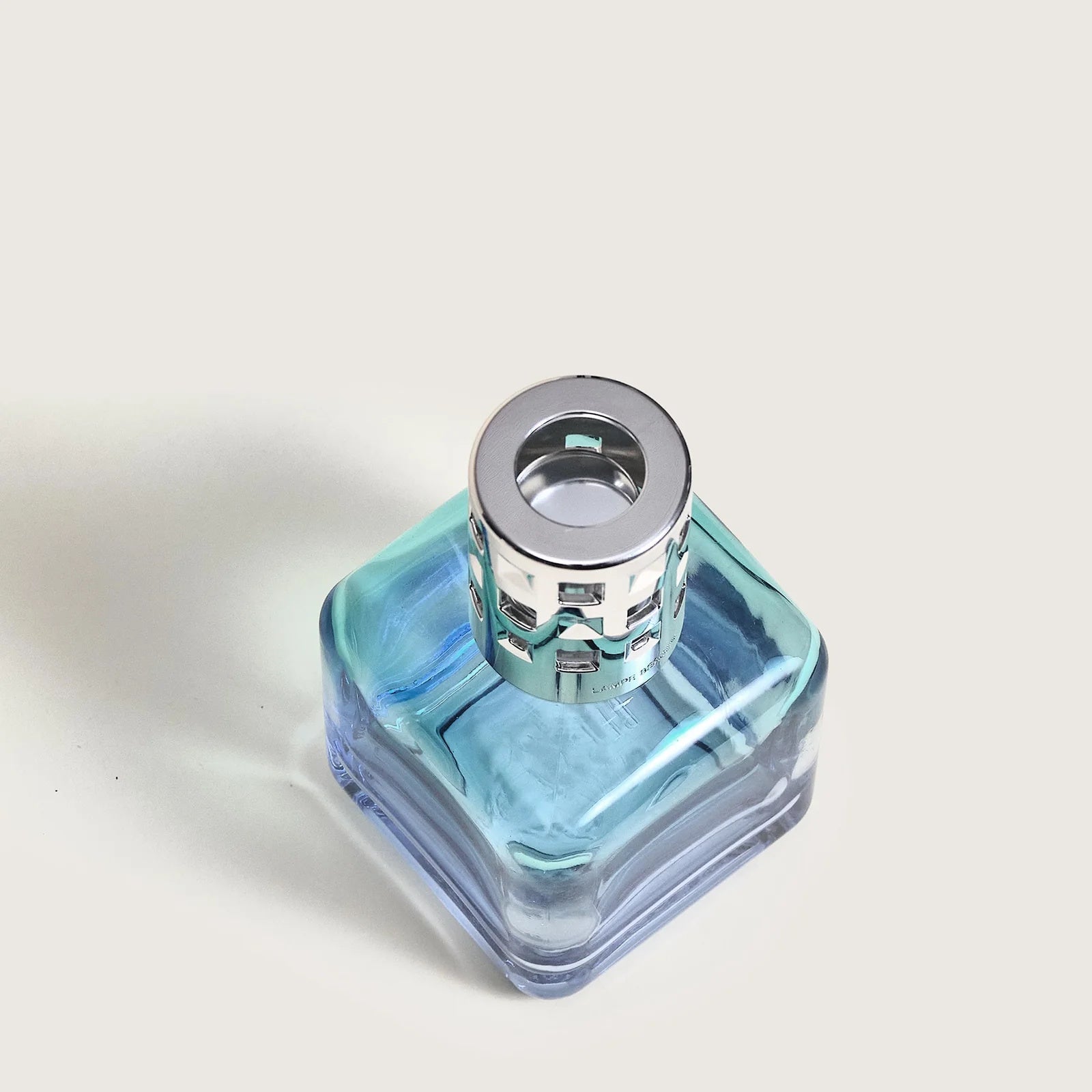 Turquoise/Blue Glaçon Lamp Berger Gift Pack with Ocean Breeze